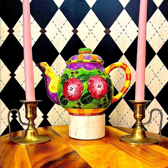 Milson & Louis Hand-Painted Ceramic Teapot – Whimsical Floral Design - Picture 12 of 14